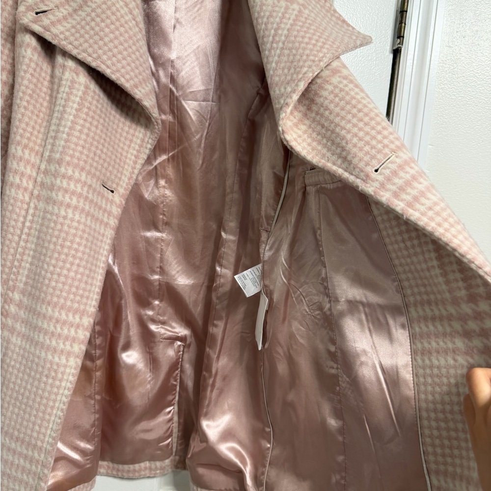 Calvin Klein Pink and Cream Houndstooth Trench Coat - Picture 2 of 9